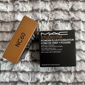 MAC Cosmetics Studio Fix Powder Plus Foundation - NC60